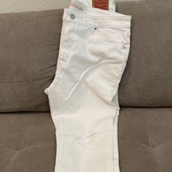 Brand New Levi Jeans 721 High rise 34
