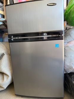 Compact Refrigerator