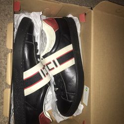 Gucci Shoes: Size 9 
