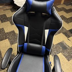 gaming desk and chair