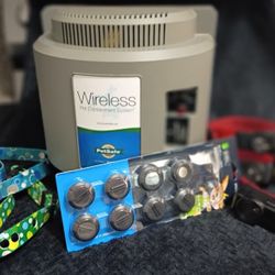 PetSafe Wireless Pet Containment System W/3 Collars and Transmitter