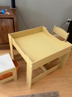 Two chair toddler/small kid table