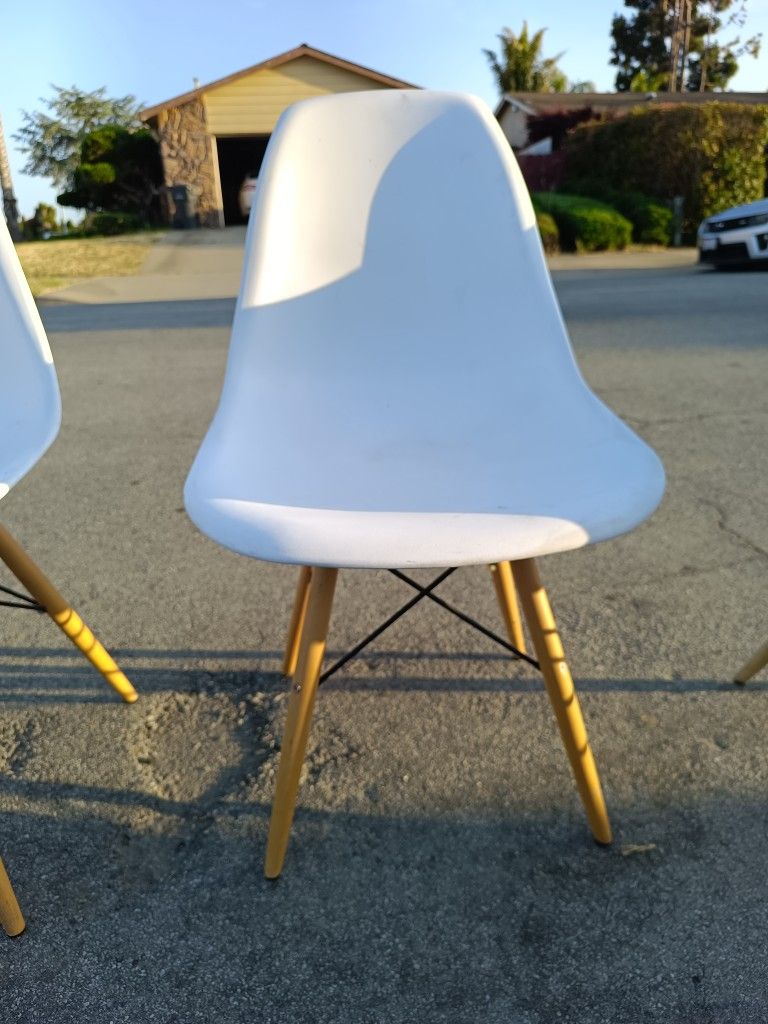 Herman Miller Eames Style Chairs - Make OFFER
