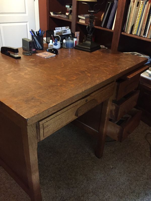 Solid Antique Oak Desk With Lap Drawer 3 Side Drawers And A Pullout Ledge For Writing In Springfield Mo Offerup