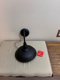 New outdoor wall lamp whit light 💡 ( hardwired/ only one )