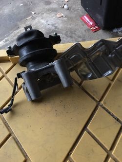 2013 to 2017 Honda Accord V-6 motor mount