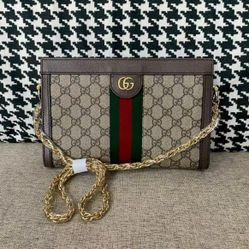 Gucci old pattern chain claspbag