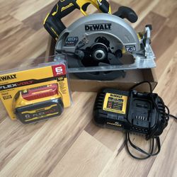 Circular Saw With Battery And Charger