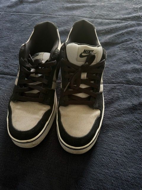 Men's Nike Size 9