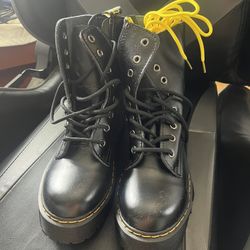 Doc Marten Jadon Dupes