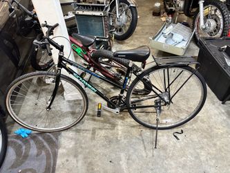 Schwinn Hybrid Bike with Rear Rack