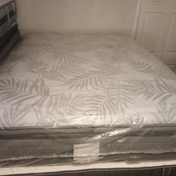 Sealy queen pillowtop mattress and box spring