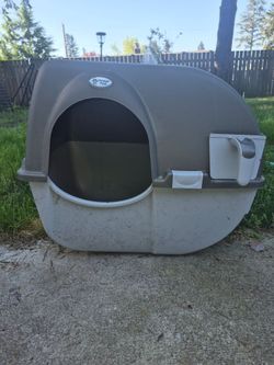 Rolling litter box