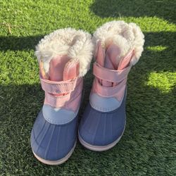 OshKosh B'gosh Toddler Winter  Boots Size 9 kids 