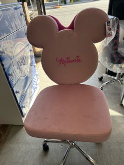 Minnie Mouse vanity chair