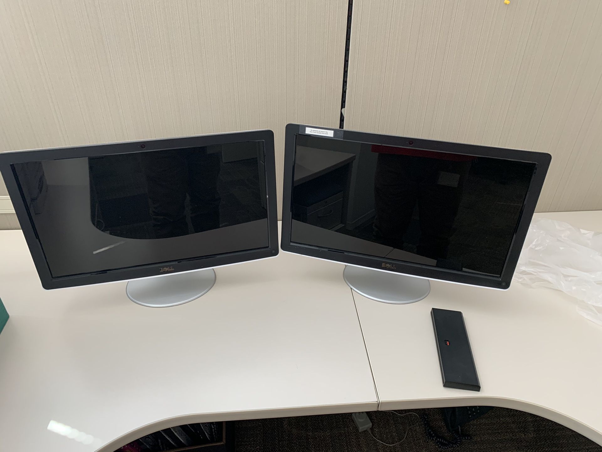 2 Dell 22 inch monitors