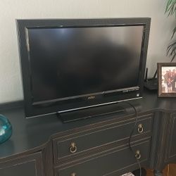 32” TV
