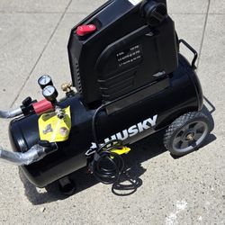 Husky
8 Gal. 150 PSI Portable Electric Oil-Free Horizontal Hotdog Air Compressor with Rubber Wheels and 1-Quick