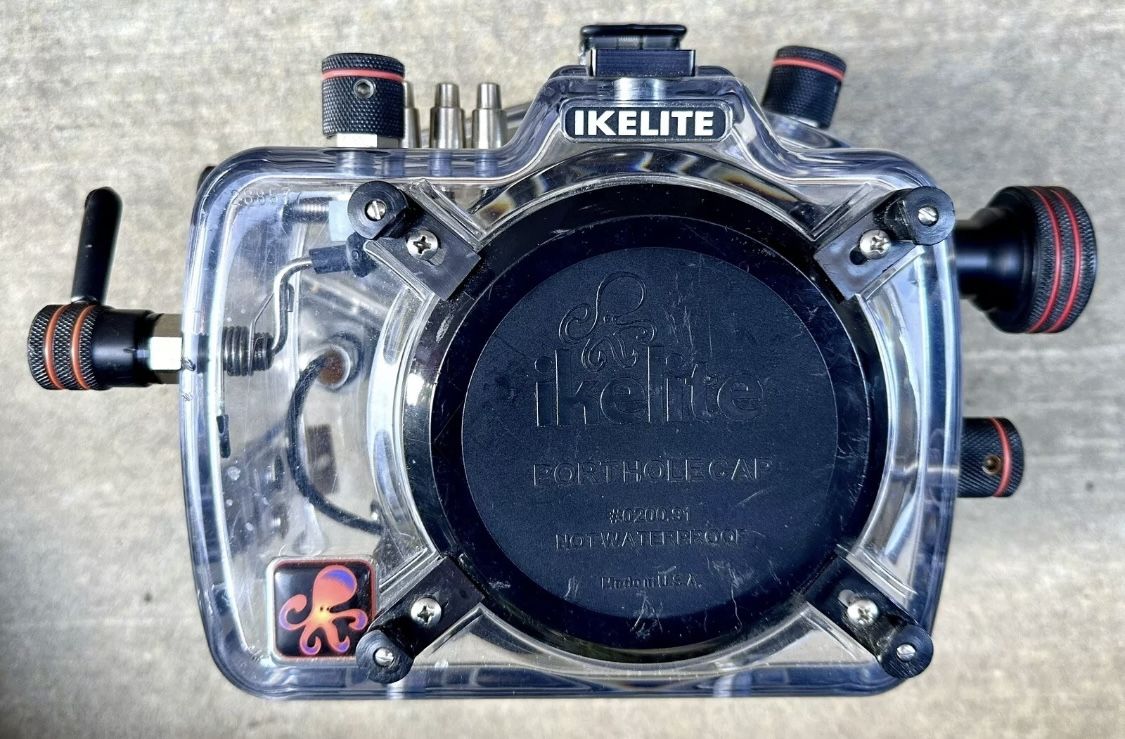 Ikelite Underwater Camera Housing with E-TTL for Canon EOS 5D Mark II Camera