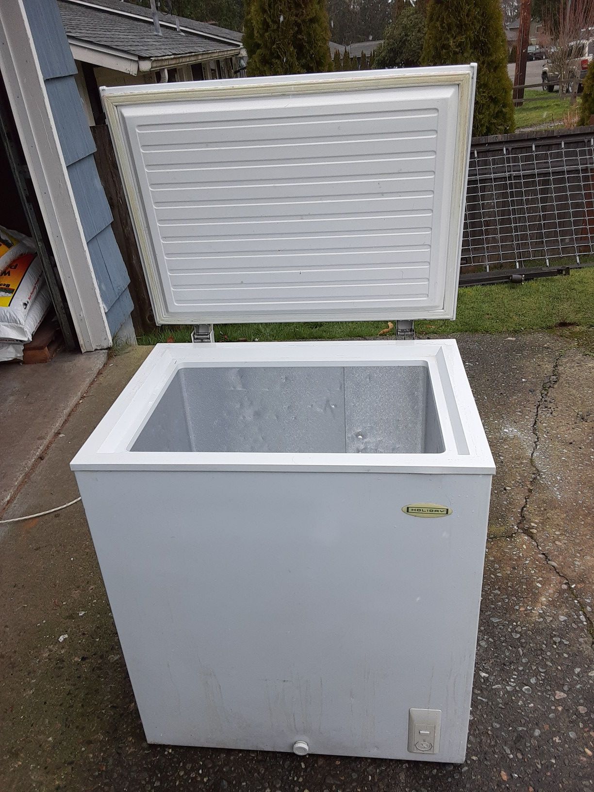 Chest freezer 5 cubic feet delivery is available firm on my price for