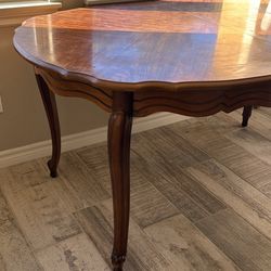 4 Chair dining table 