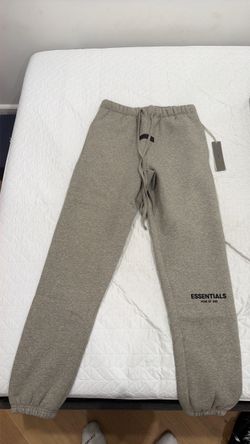 Dark oat essential cuffed sweats