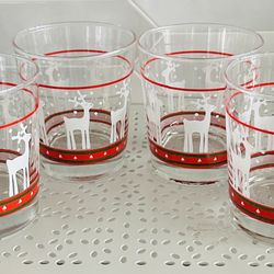 Set of 5 vintage Libbey reindeer Christmas glasses I Found One More After I Took Photos So There Are Five.  12 oz, 4” tall. Very nice condition. Shiny