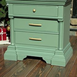 Huge Bedroom Nightstand End Table Solid Wood 3 Drawers 30x18x32 New