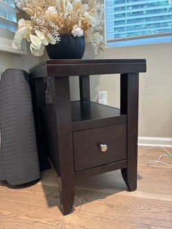 Table / drawer