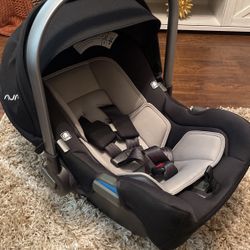Nuna Car seat 