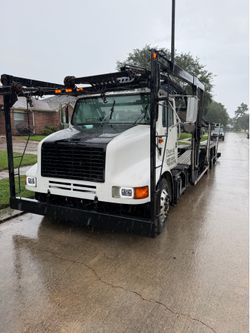 2003 International  8100