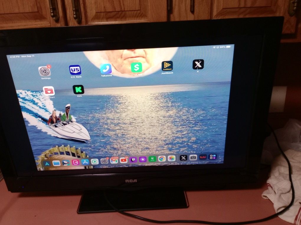 33 In RCA LCD Tv