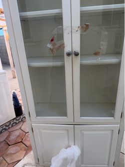 Glass dresser