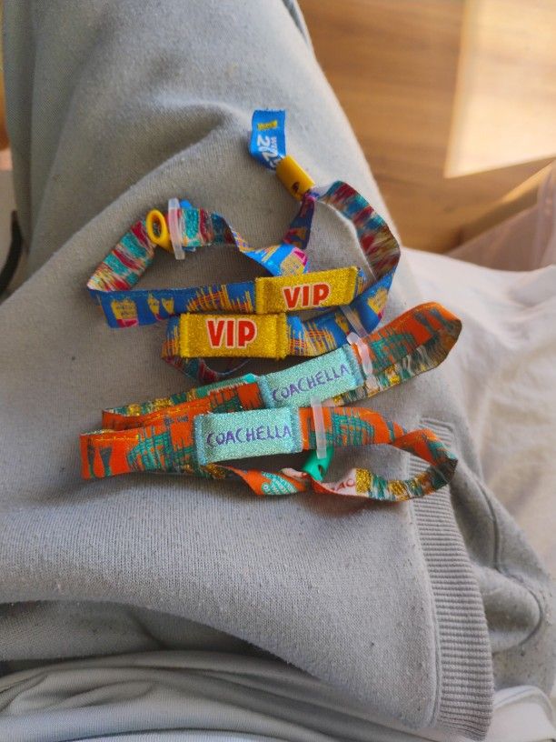 Coachella Sunday Only Wristbands Meet At Palm Springs