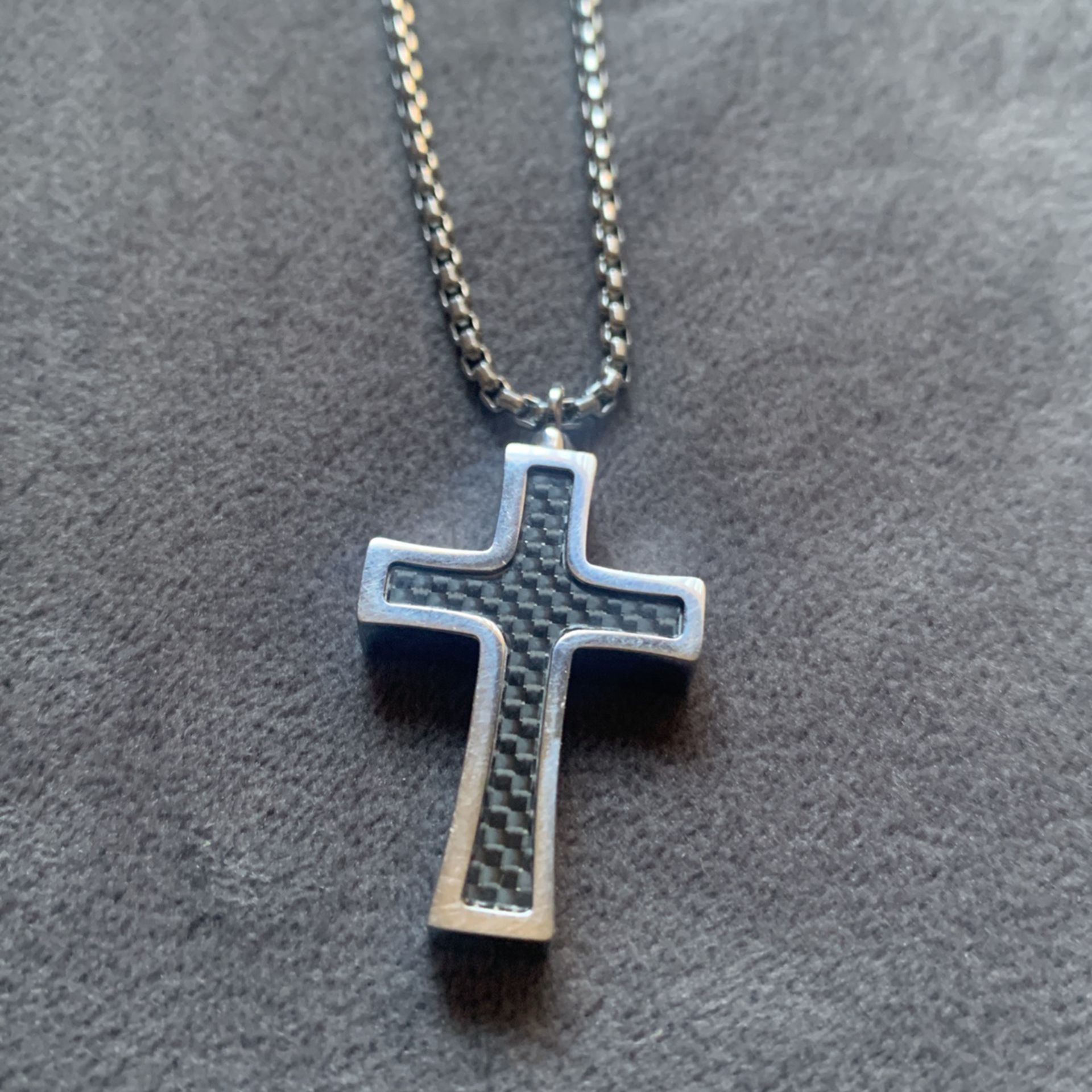 Sterling silver Cross And chain - 21in Chain