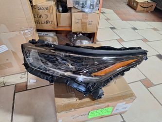 2020-2023 Toyota Highlander (driver left ONLY) headlight brand new $170

Luz para Toyota Highlander nueva LADO DEL CONDUCTOR/IZQUIERDA SOLAMENTE 
$170