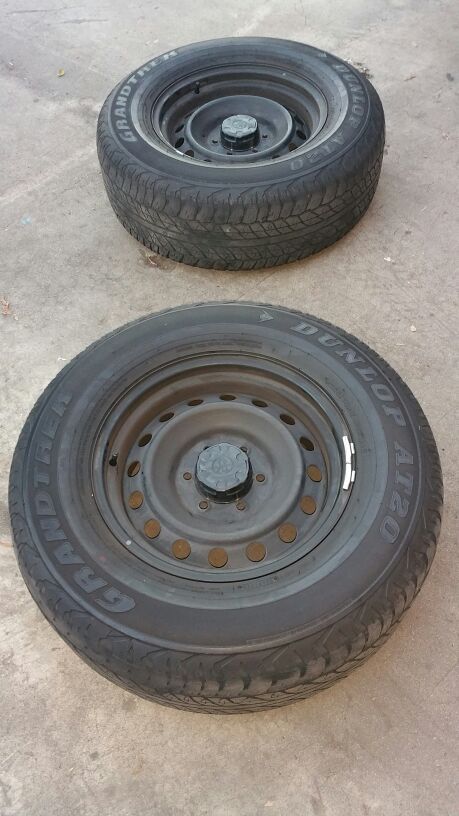 Fj cruiser steelies (5 wheels with tires)