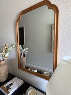Wall mirror