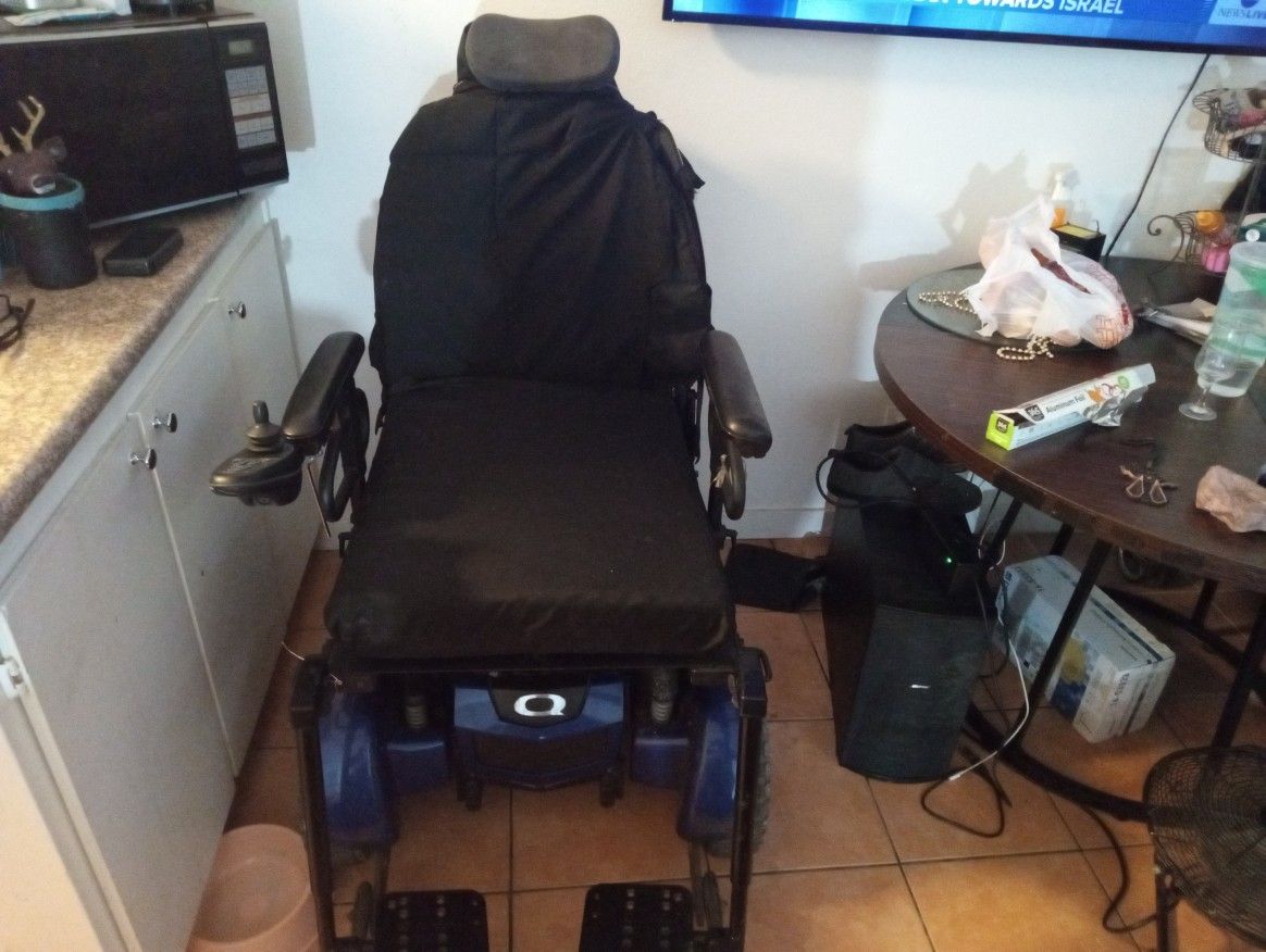Electric Wheelchair