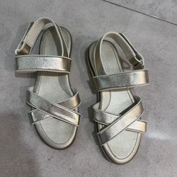 Women Sandals 8