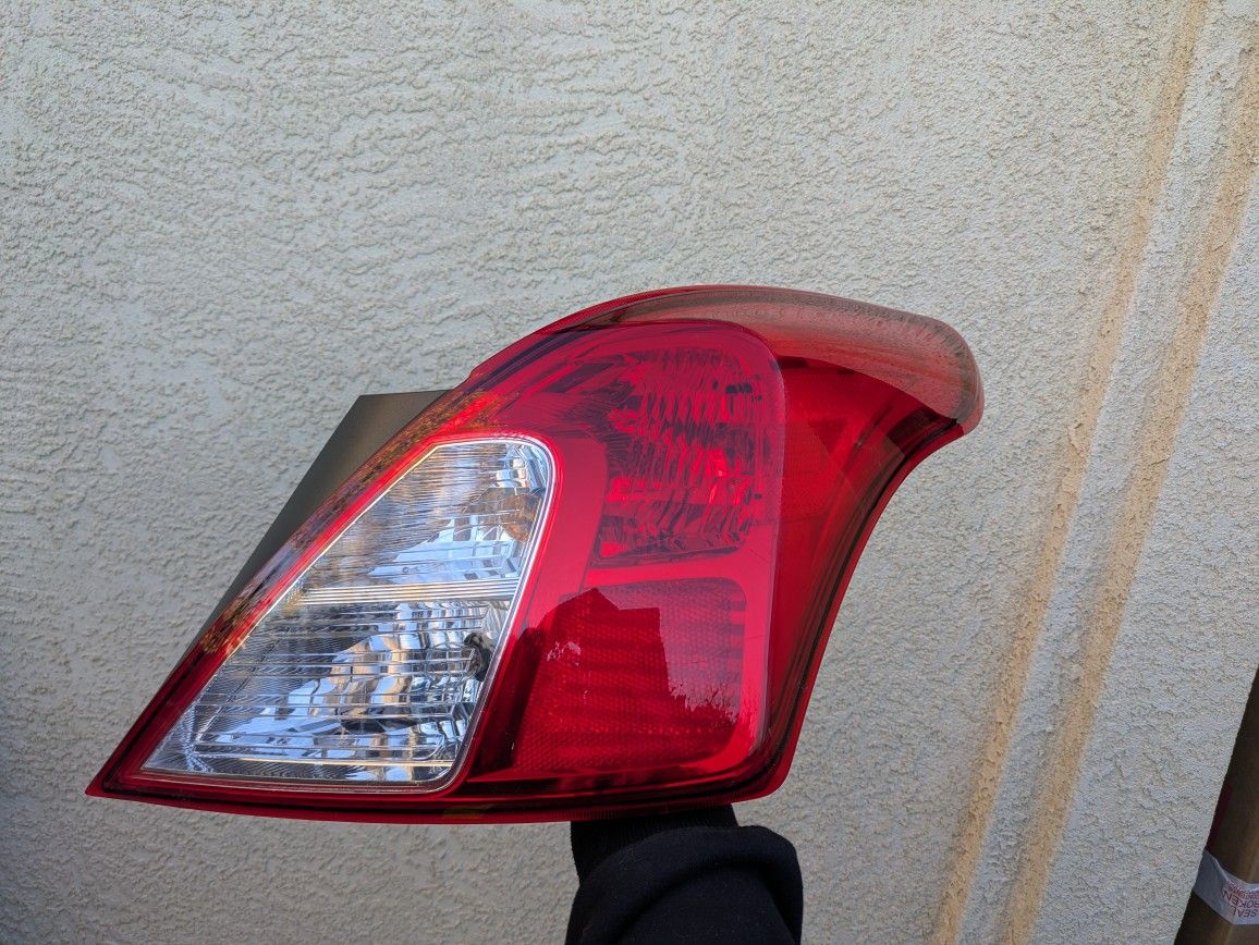 2012-2029 NEW Nissan Versa Passenger Tail Light Right Side 