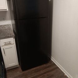 GE Refrigerator 