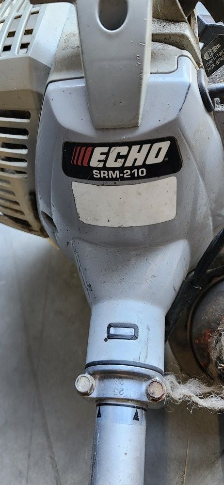 Echo SRM-210 Has Weed Wacker Eater Edger Weedwacker Weedeater