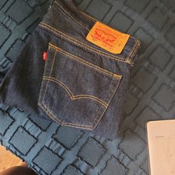 501 LEVI MEN'S JEANS