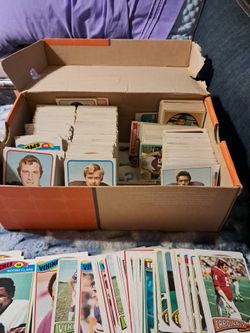 70s football and baseball cards see pictures