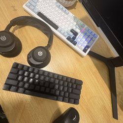 Pc Accessories, Keyboard, Mouse , Microphone 