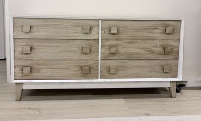 Wooden 6 Drawer Dresser