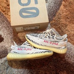 Yeezy 350 Zebra