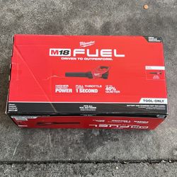 Milwaukee M18 FUEL 120 MPH 500 CFM 18V Lithium-lon Brushless Cordless Handheld Blower (Tool-Only)