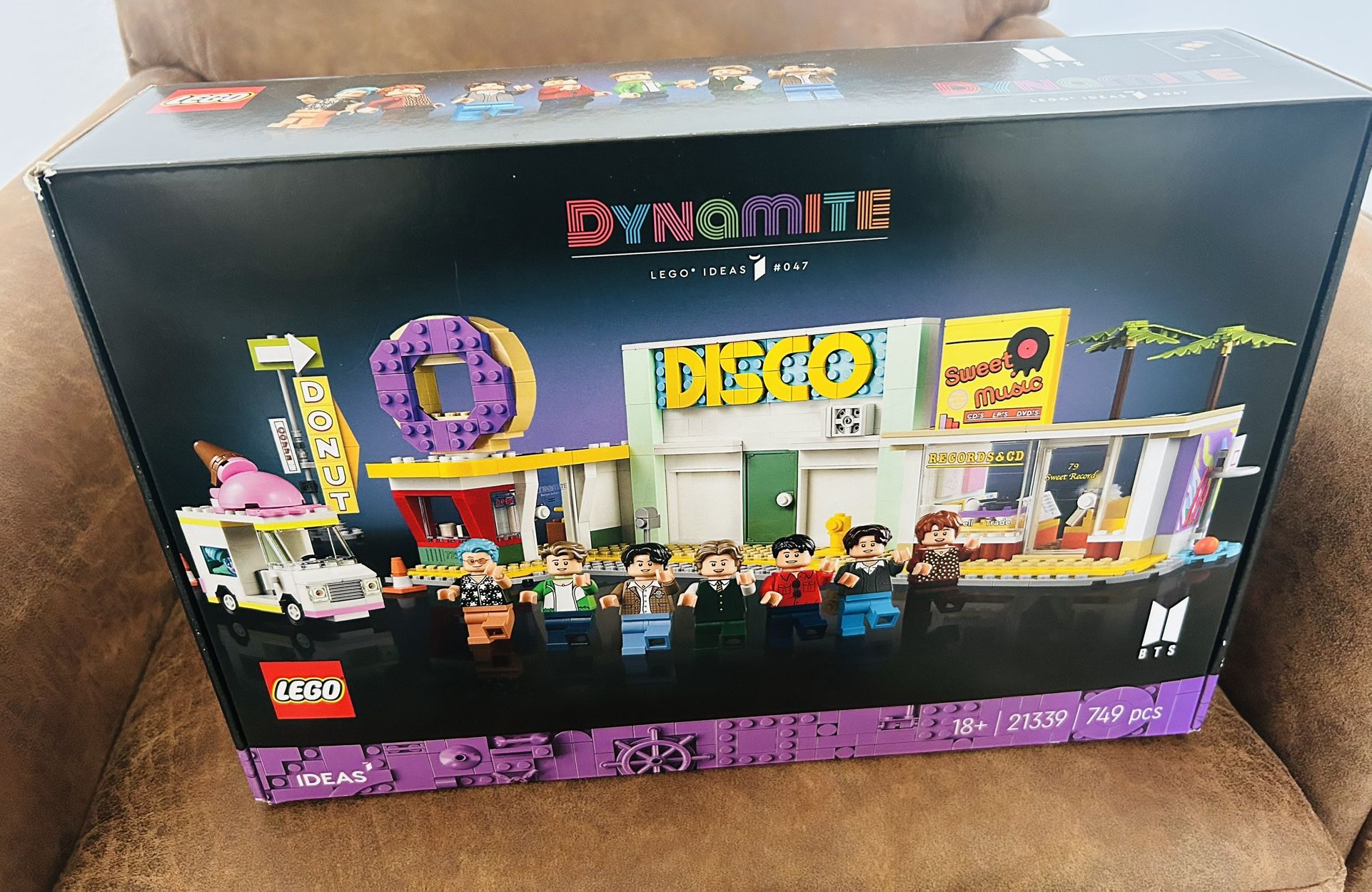 BTS LEGO set